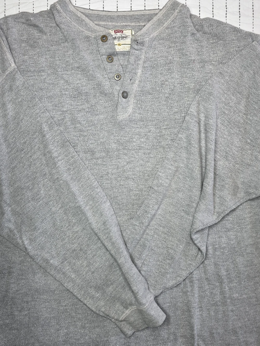 Levi’s Authentic Jeanswear | Thermal Waffle Henley | Gray XL